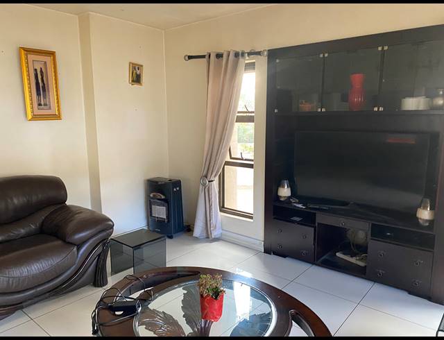 4 BEDROOM FREEHOLD FOR SALE IN GLEN ERASMIA